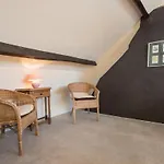 3 Bed In Sz187